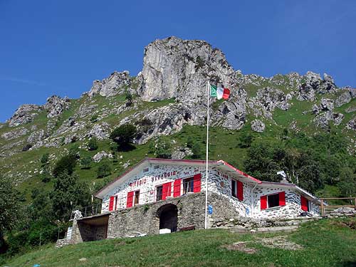 Rifugio Menaggio 1383m